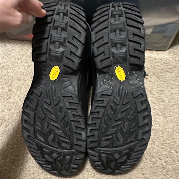 UGG Black Butte  Fur-trimmed  Boots - Picture 9 of 9